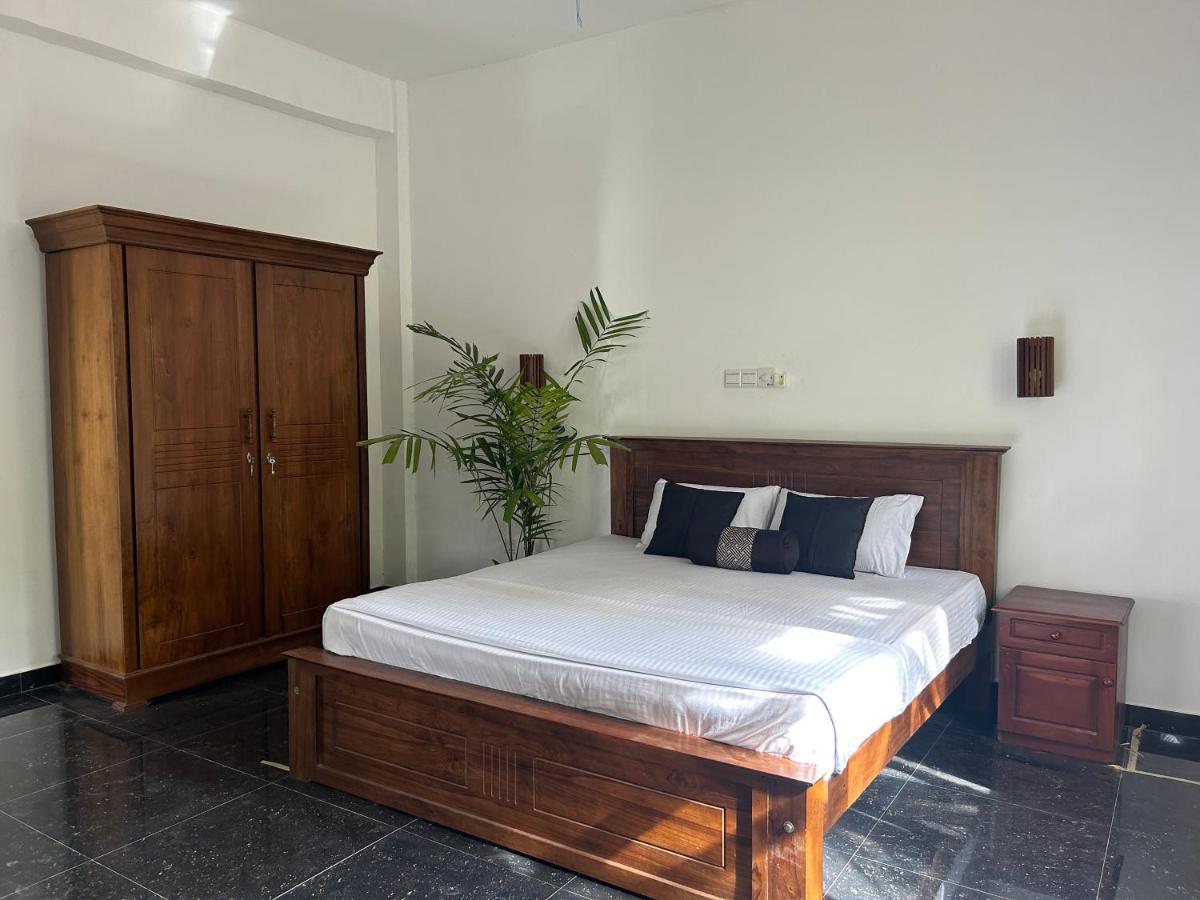 Why Not Mansion Hostel Habaraduwa Central Екстериор снимка